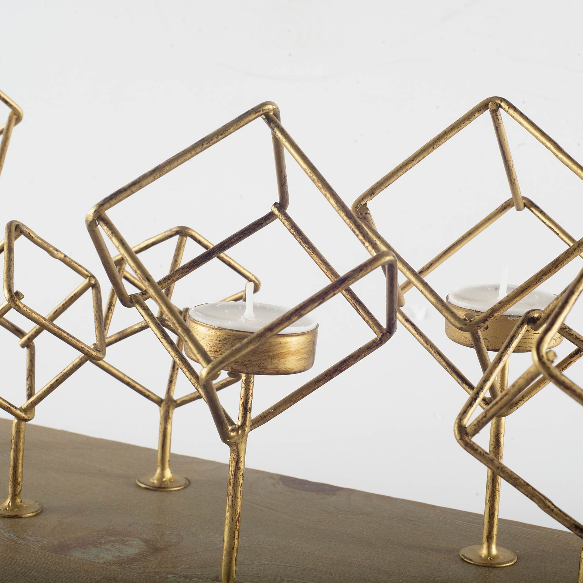 Mercana Salvador 22" x 7.3" x 8" Candle Holder
