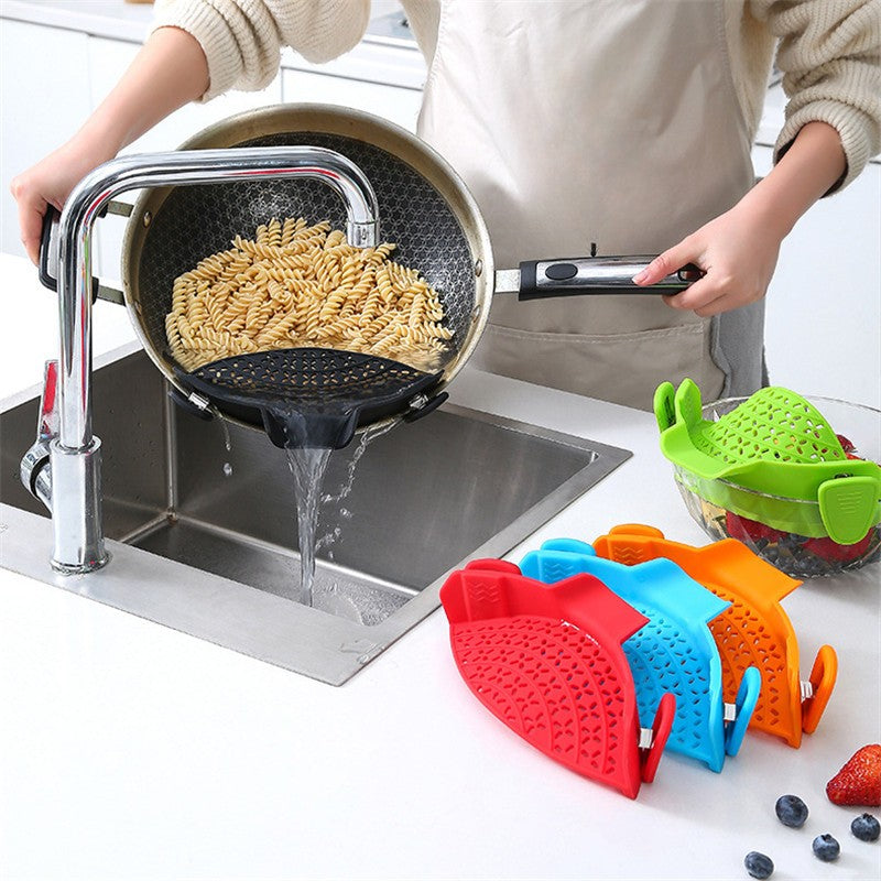 Silicone Pot Side Drain Stopper & Strainer – Spill-Proof, Heat-Resistant Kitchen Tool