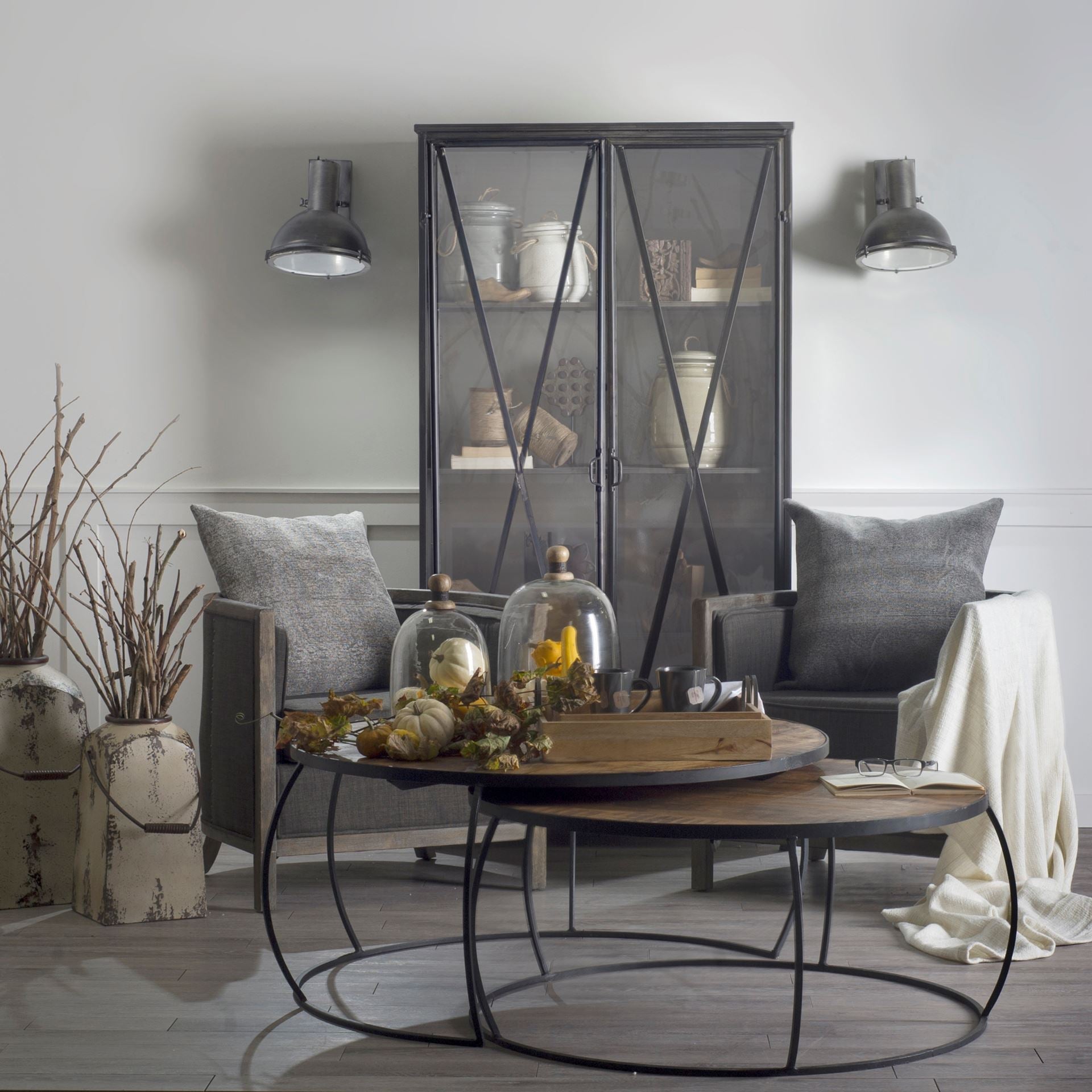 Mercana Taza 10.3" x 12" x 12" Wall Sconce