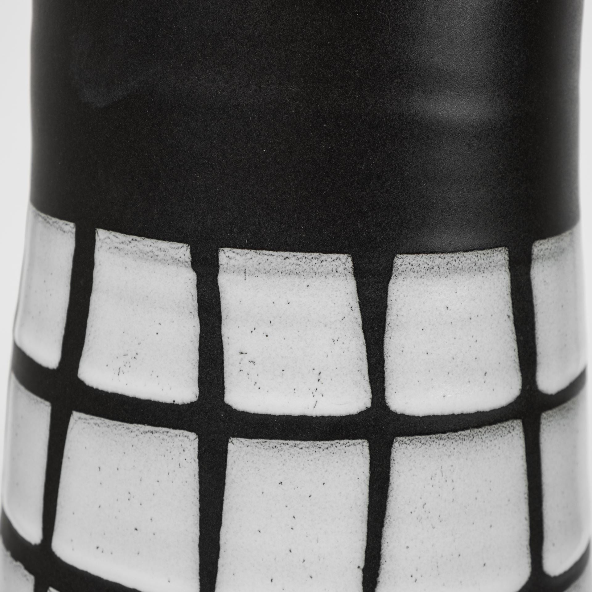 Mercana Luanda 7.9" x 7.9" x 23.6" Ceramic Vase