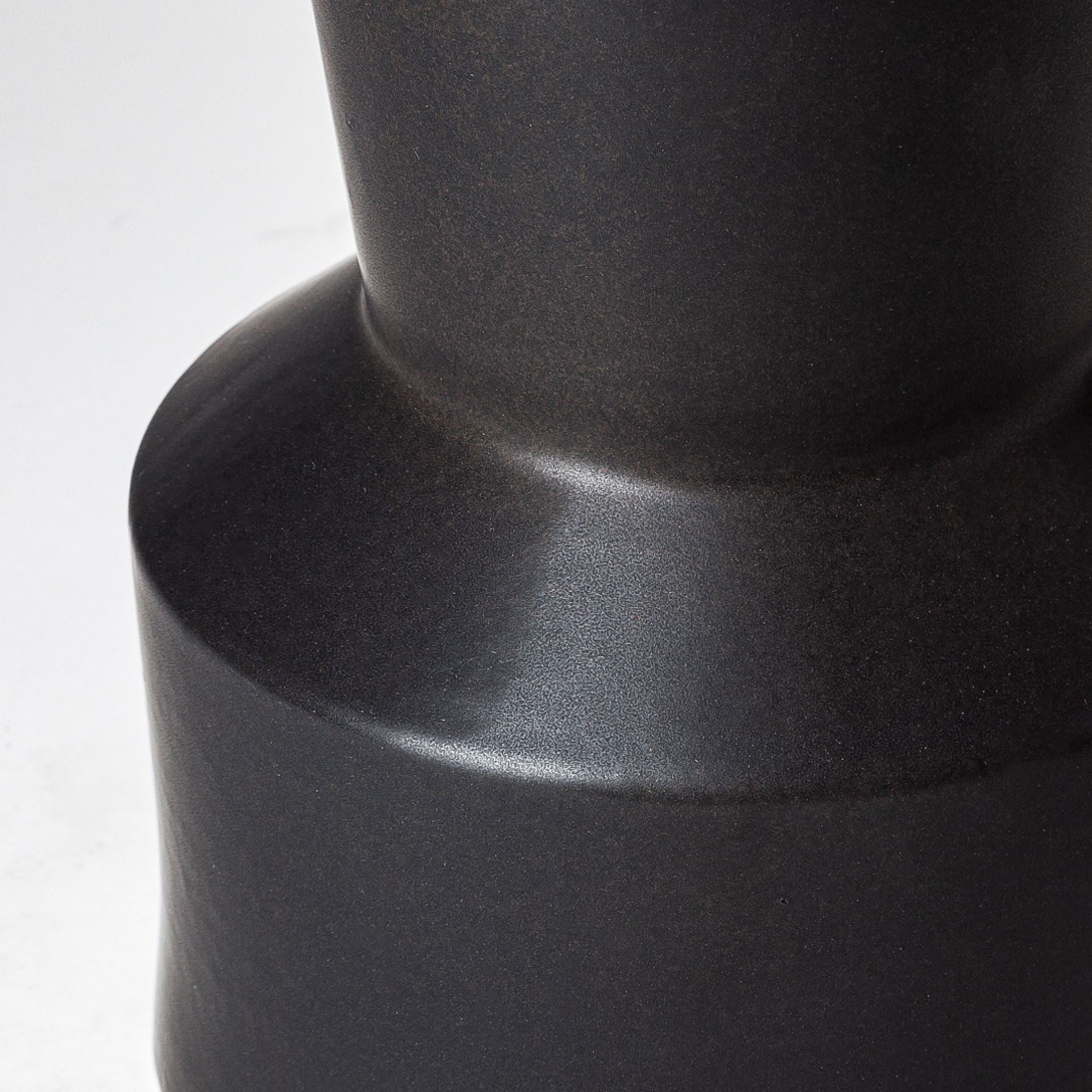 Mercana Laforge 5.5" x 5.5" x 9.4" Ceramic Vase