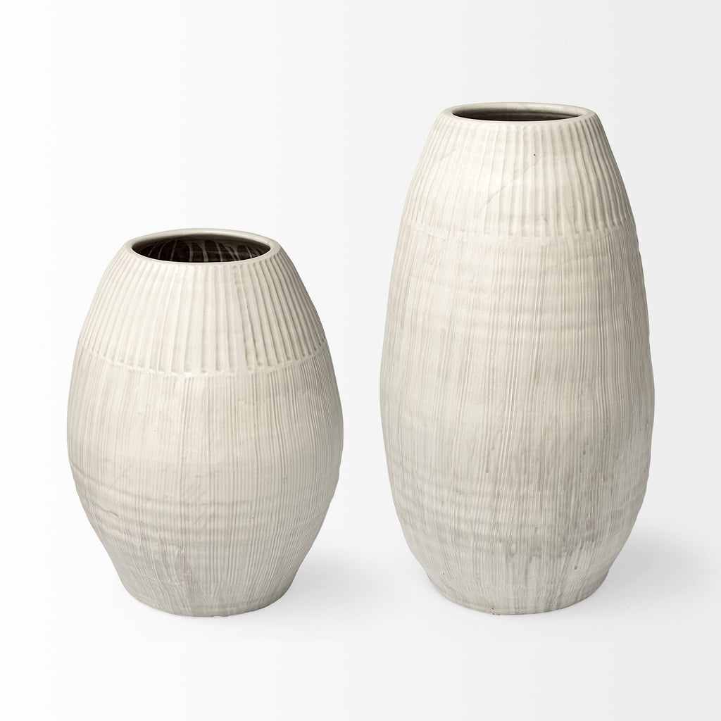 Mercana Reyan 15.7" x 15.7" x 21.3" Ceramic Floor Vase