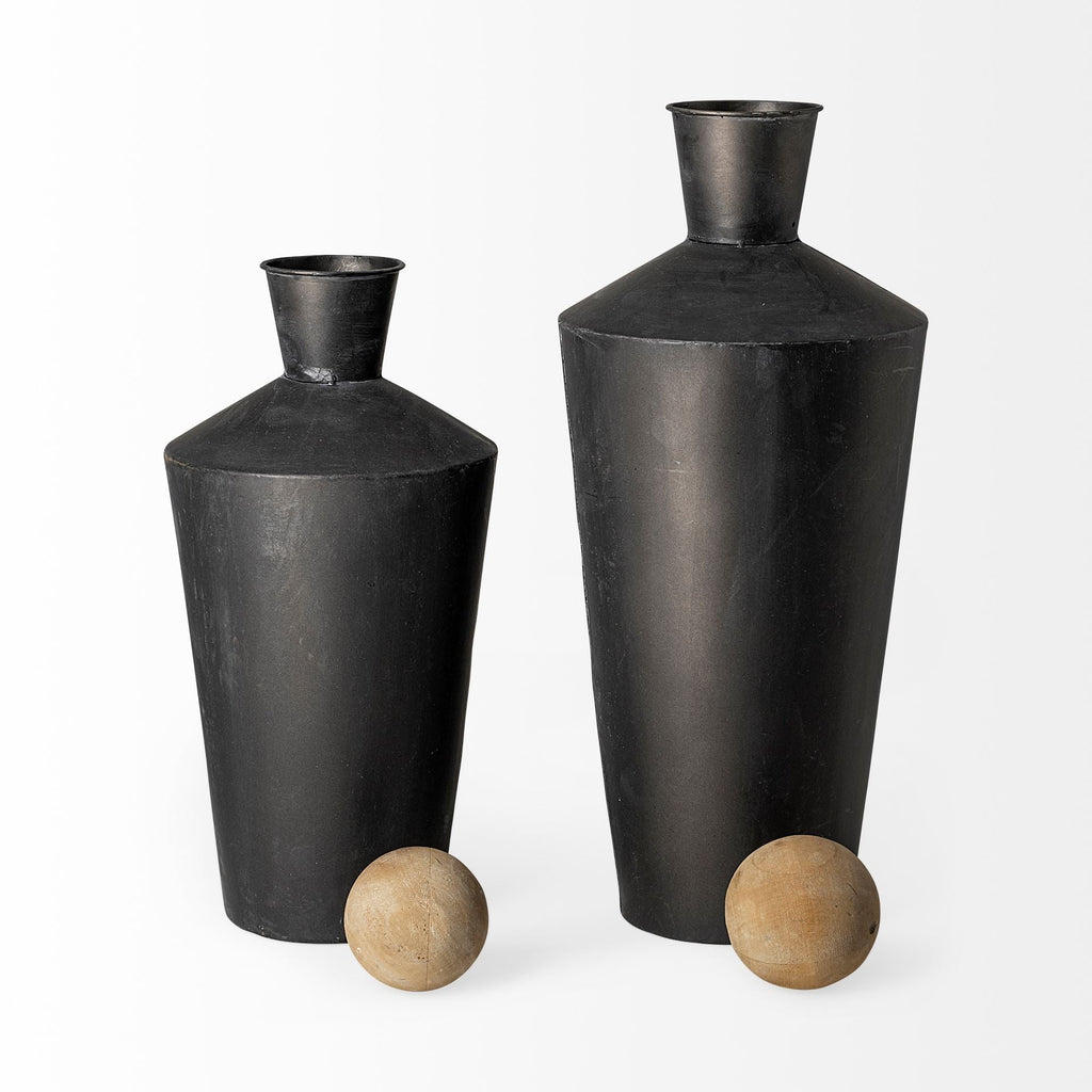 Mercana Asher 7.5" x 7.5" x 18.5" Urn