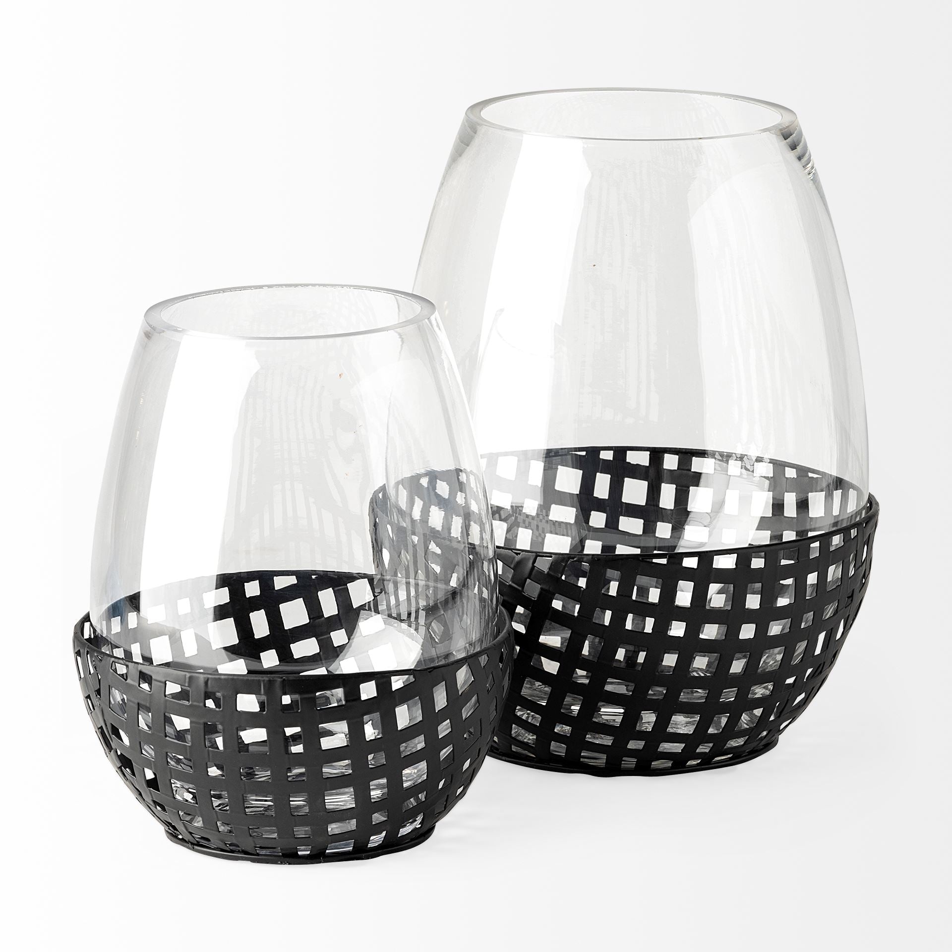 Mercana Reena 7.7" x 7.7" x 9.8" Metal Candle Holder