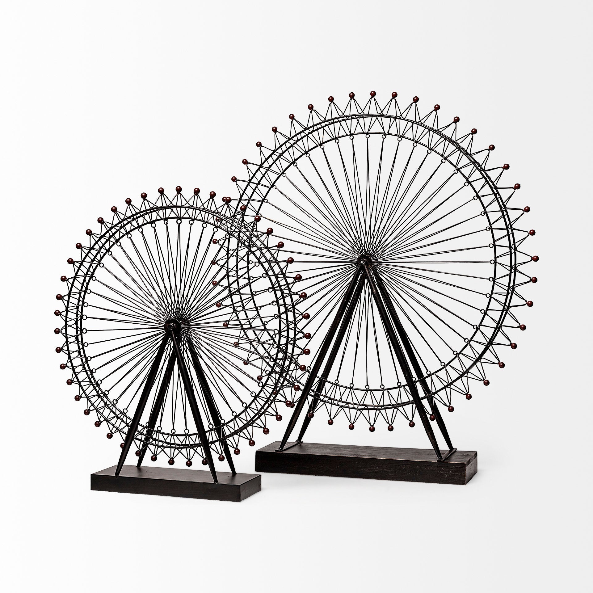 Mercana London 3" x 25" x 27" Metal Decorative Object