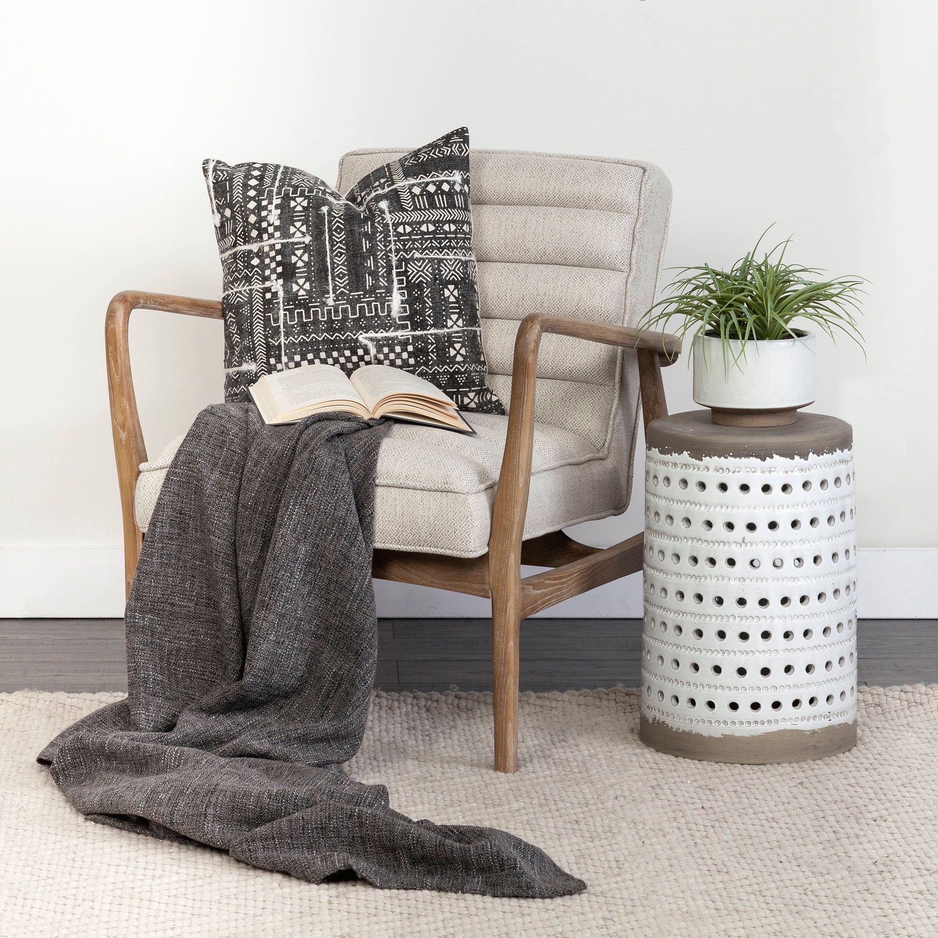 Mercana Ajax 27" x 28" x 30.5" Side Chair