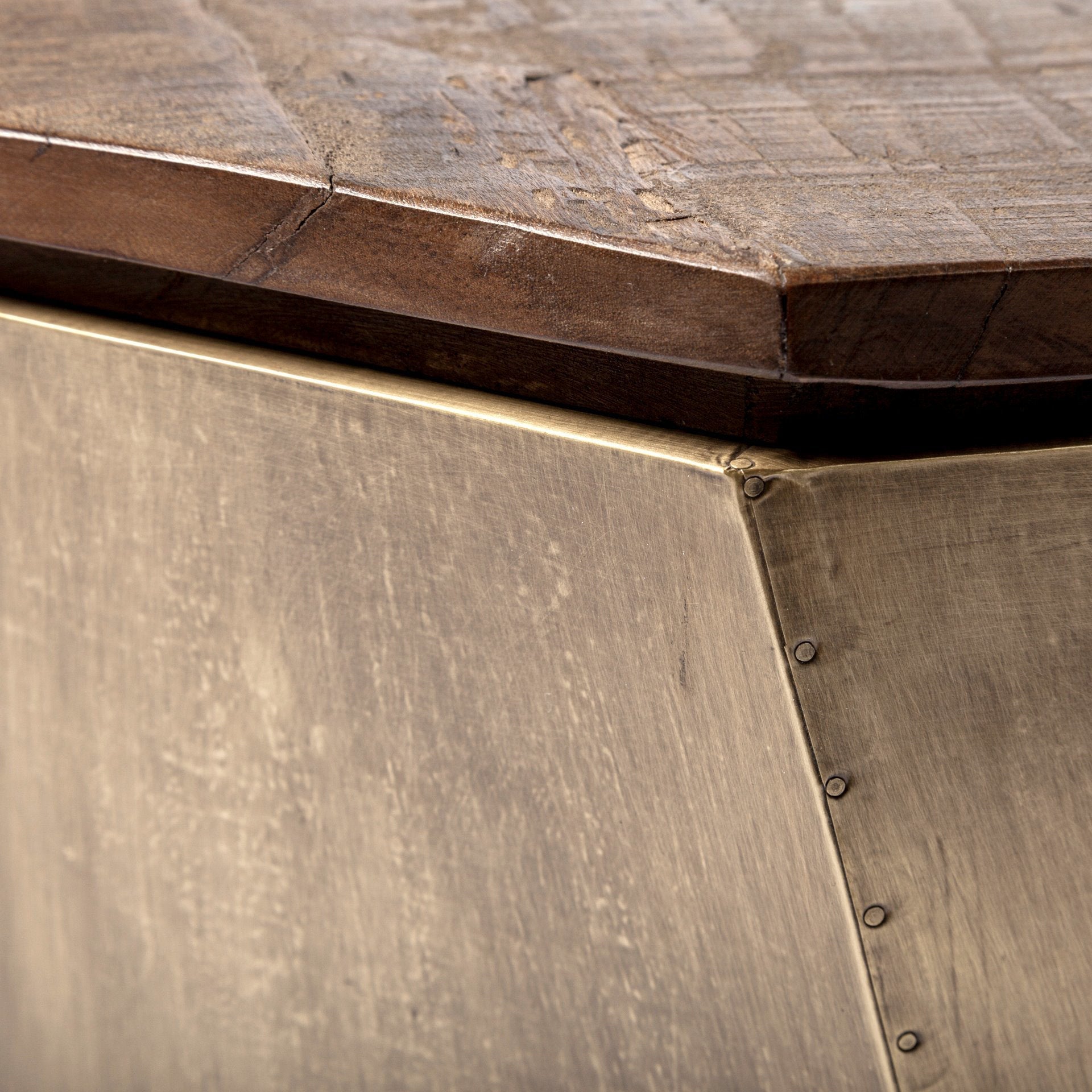 Mercana Esagono 19" x 19" x 21" Metal Side Table