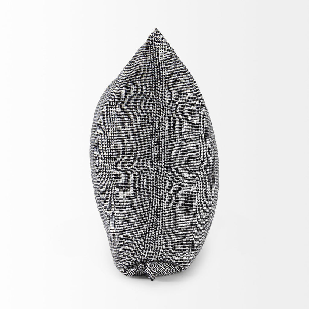 Mercana Ramone 20" x 20" x 0.2" Linen Pillow cover