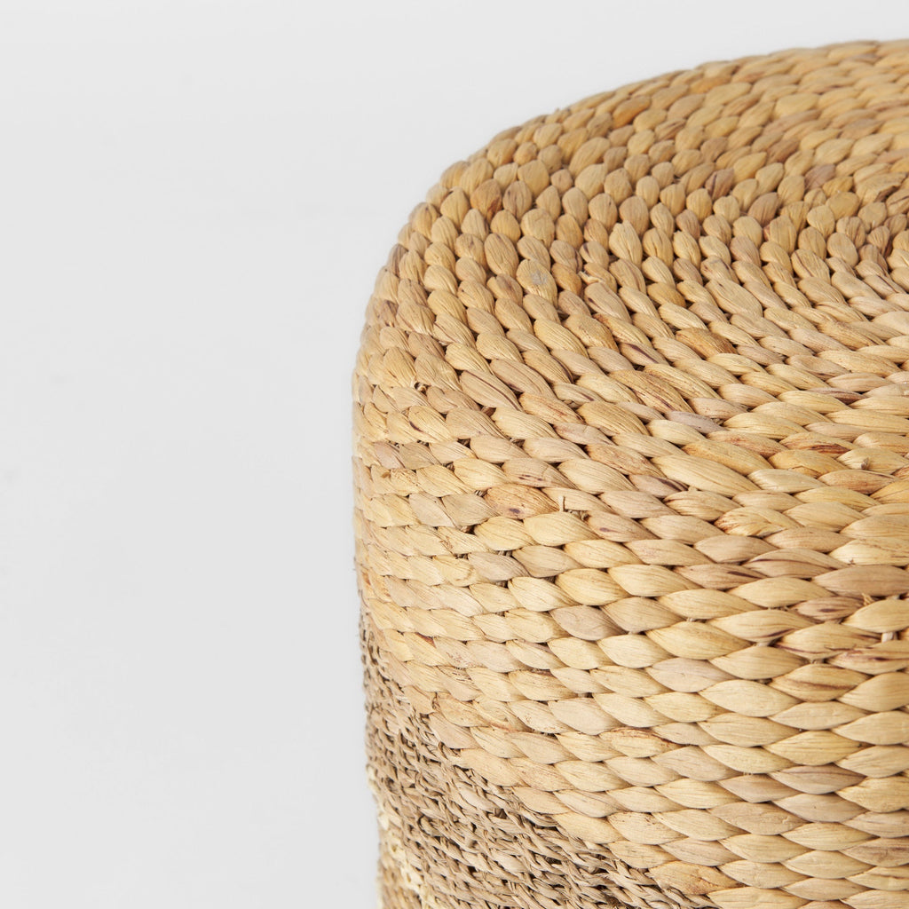 Mercana Maya 17.7" x 17.7" x 17.7" Seagrass Pouf - Round