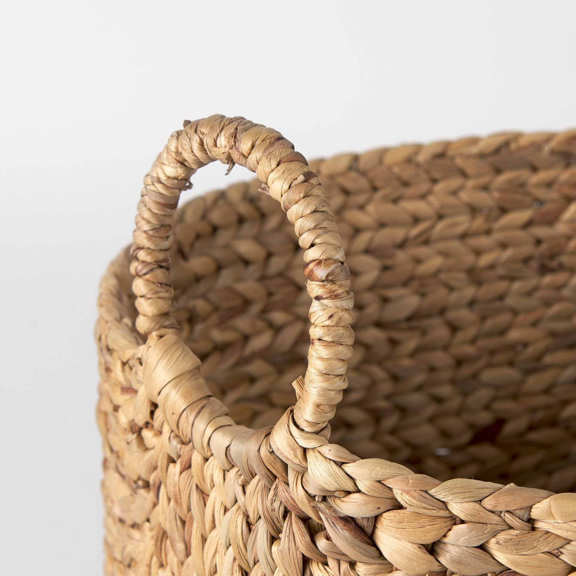 Mercana Sivan 19.7" x 19.7" x 23.6" Basket
