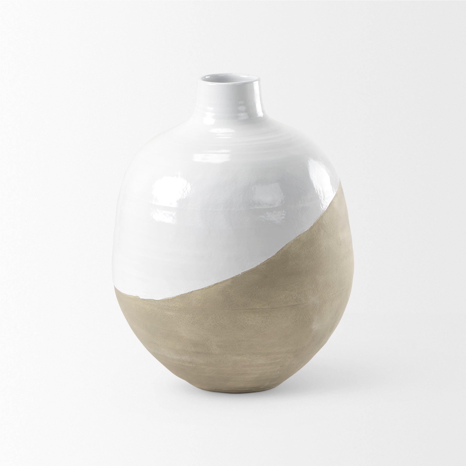 Mercana Amos 18.5" x 18.5" x 24.4" Ceramic Floor Vase
