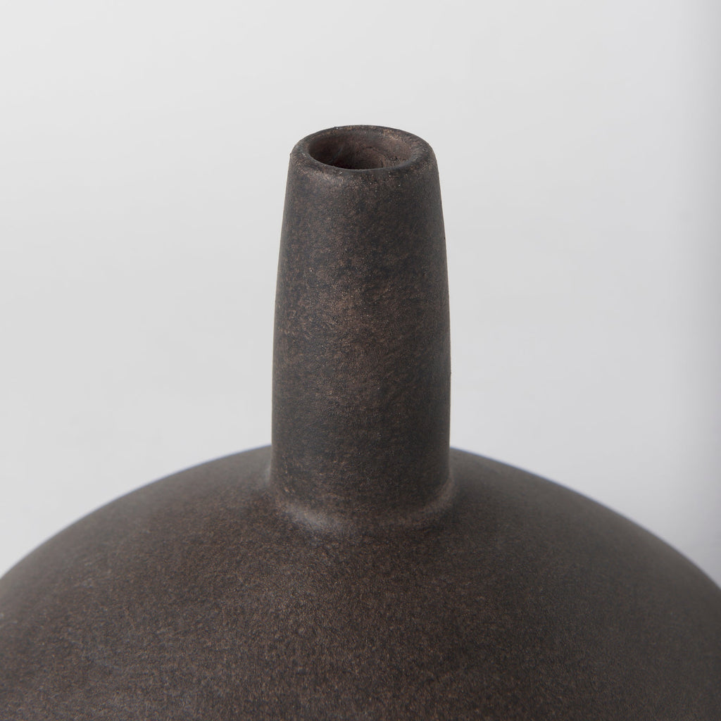 Mercana Rylee 7.9" x 7.9" x 6.9" Ceramic Vase