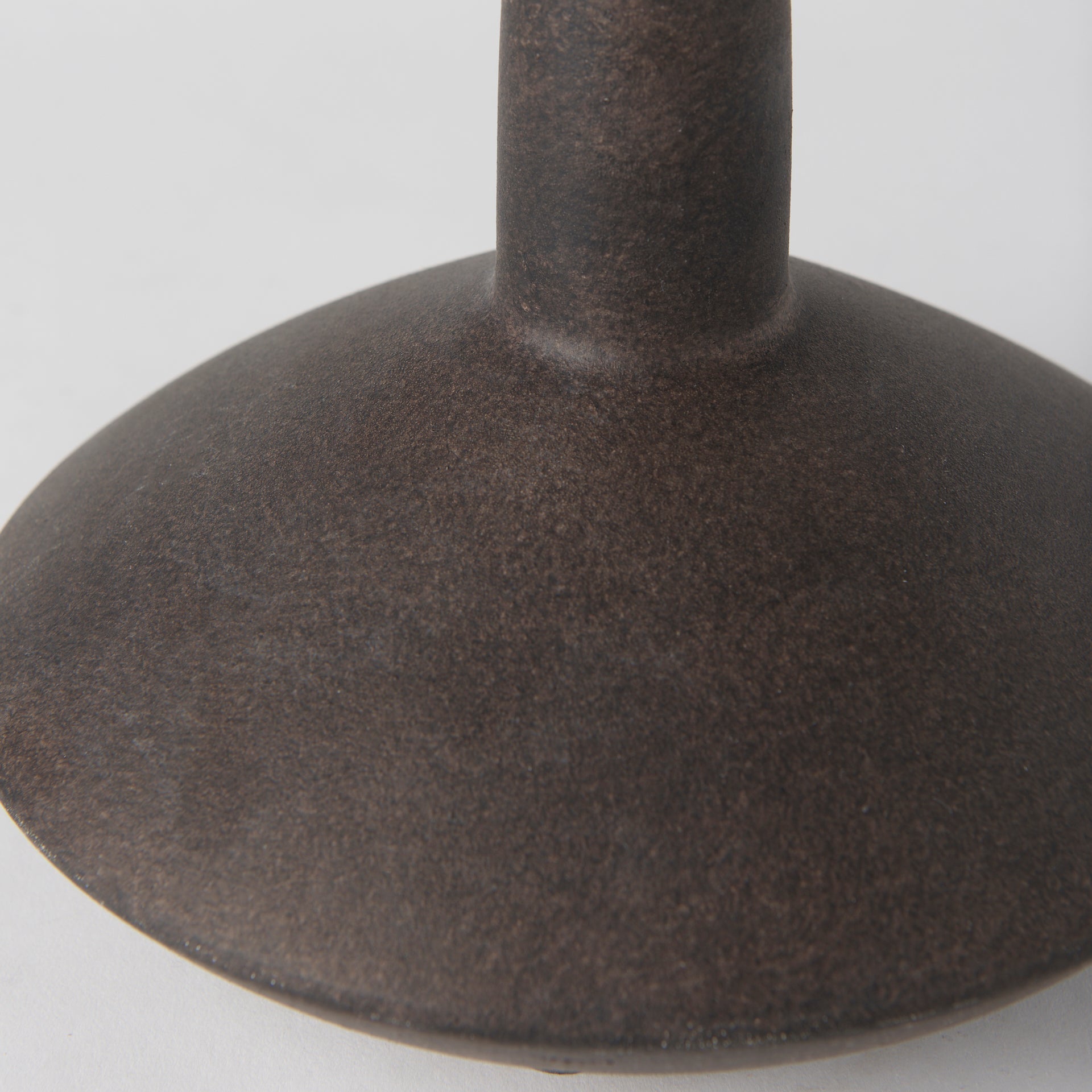 Mercana Rylee 7.9" x 7.9" x 6.9" Ceramic Vase