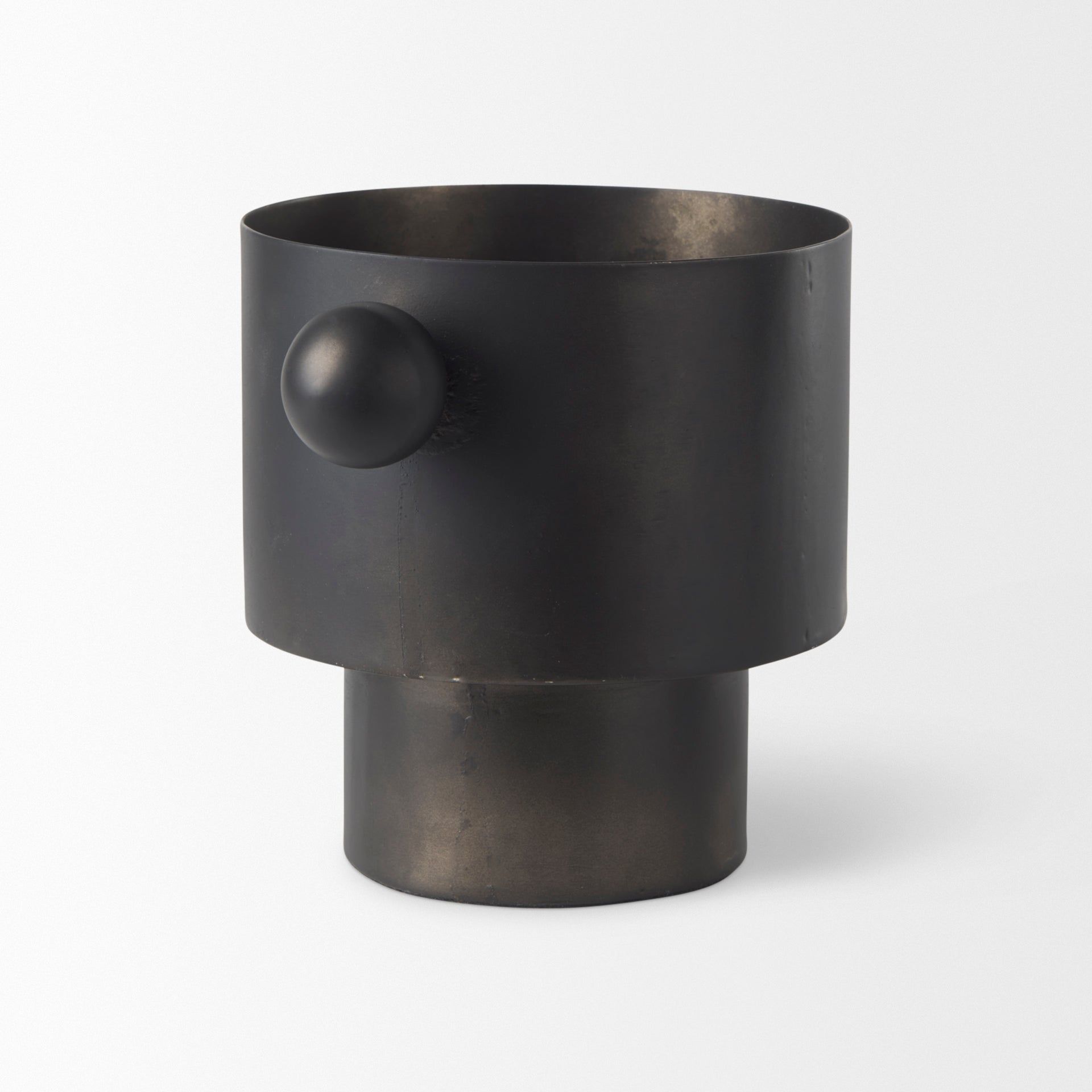 Mercana Juno 8.5" x 6" x 6.5" Metal Vase