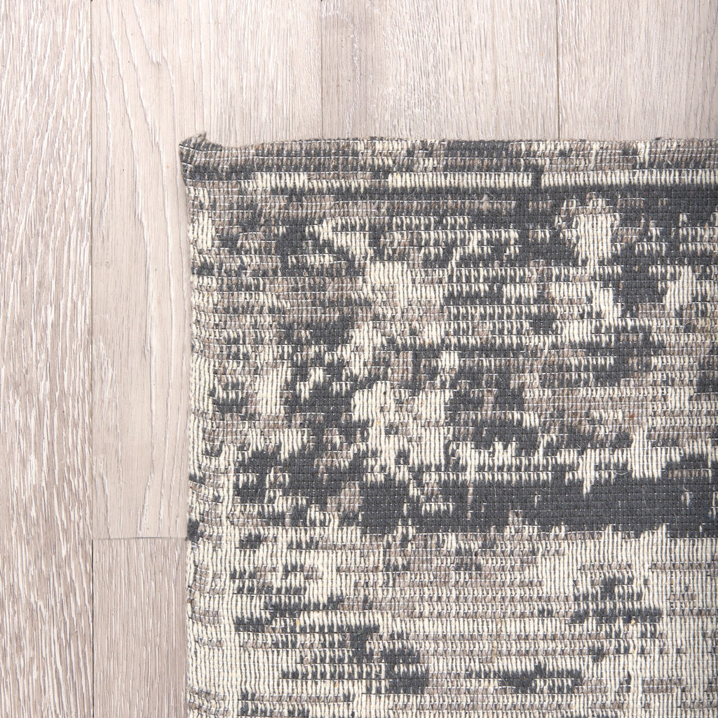 Mercana Greyson 120" x 96" x 0.4" Fabric Area Rug