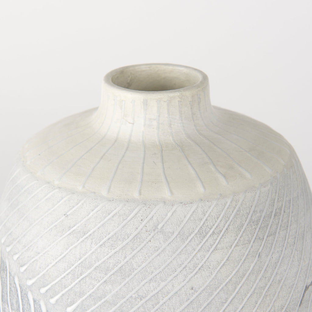 Mercana Blume 8.3" x 8.3" x 10.2" Ceramic Vase