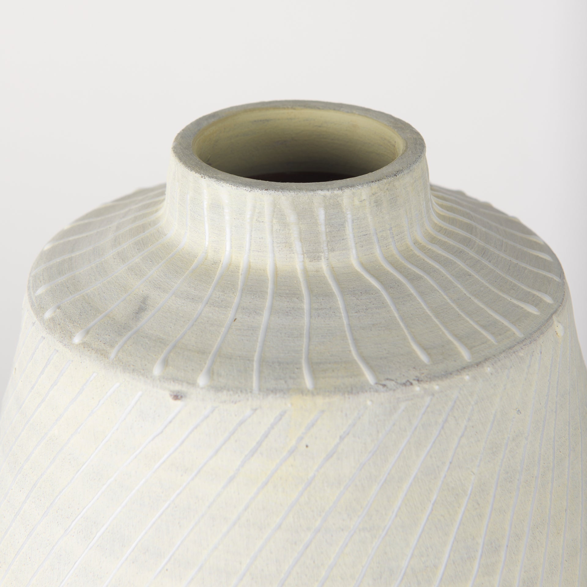 Mercana Blume 8.3" x 8.3" x 16.5" Ceramic Vase