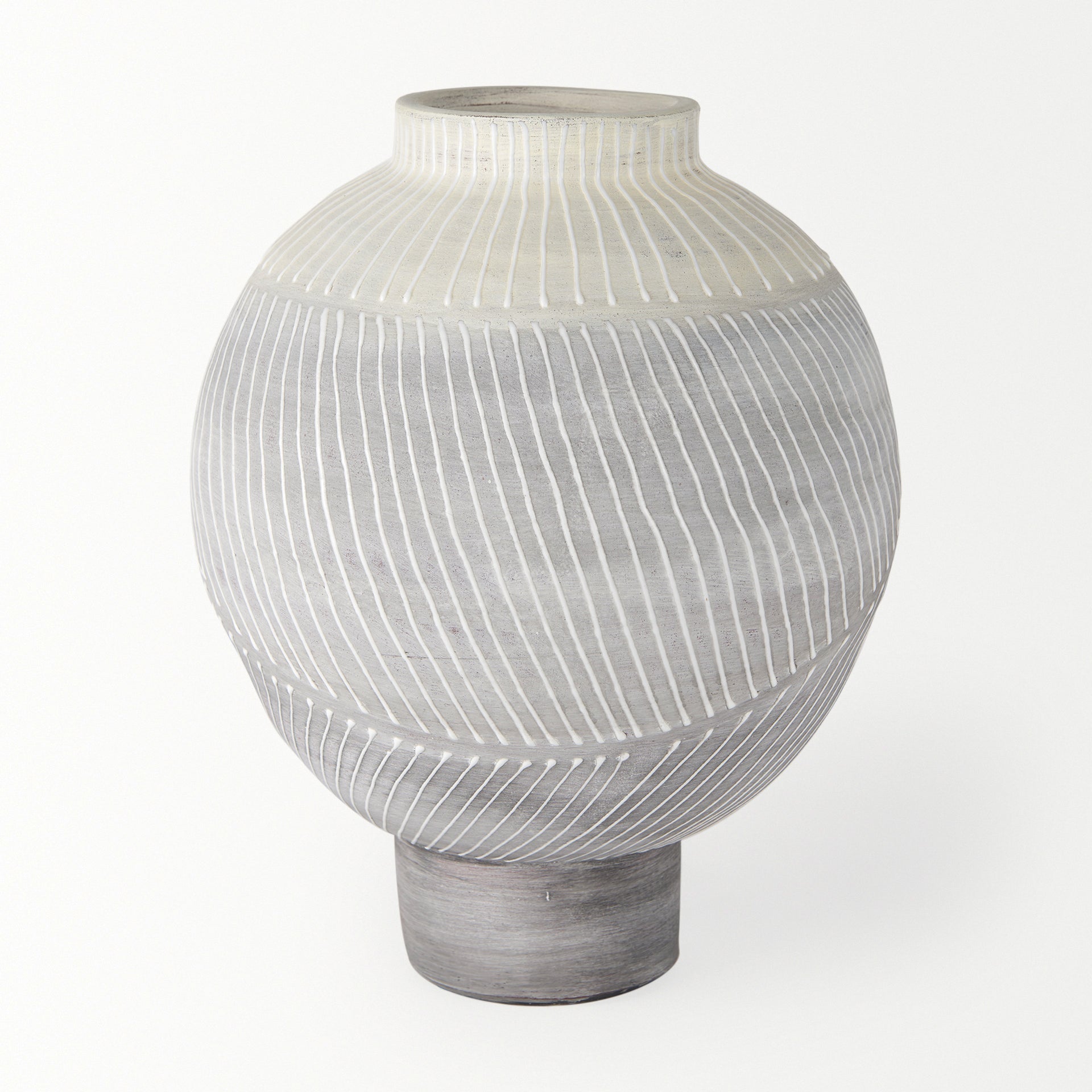 Mercana Blume 9.4" x 9.4" x 12.6" Ceramic Vase
