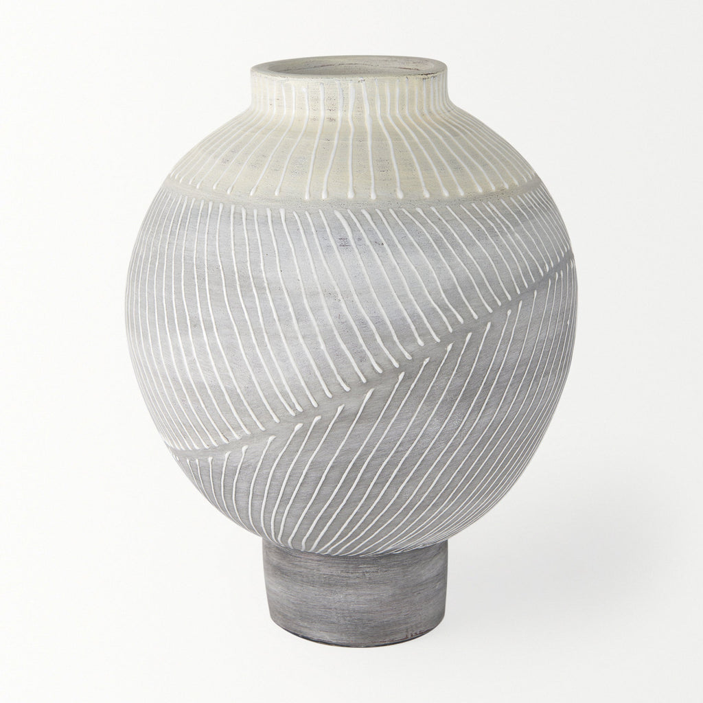 Mercana Blume 9.4" x 9.4" x 12.6" Ceramic Vase