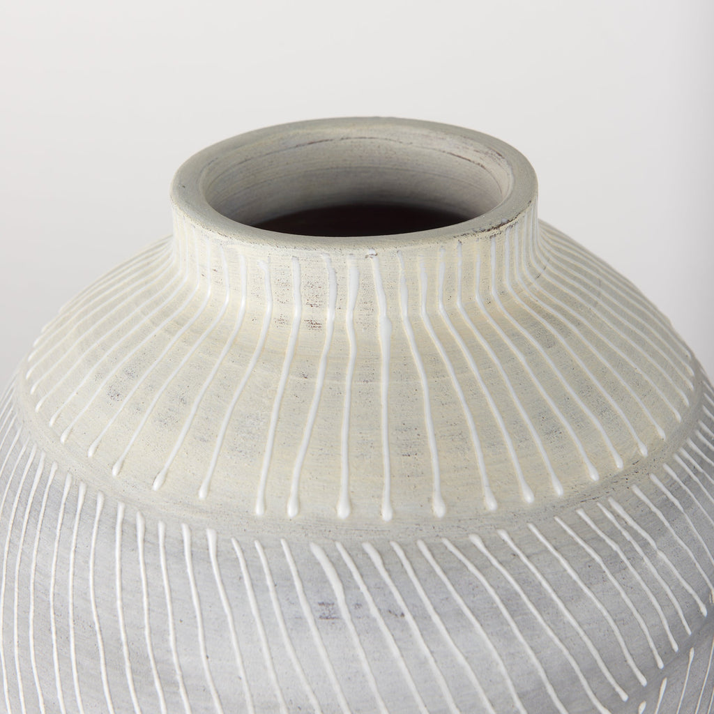 Mercana Blume 9.4" x 9.4" x 12.6" Ceramic Vase