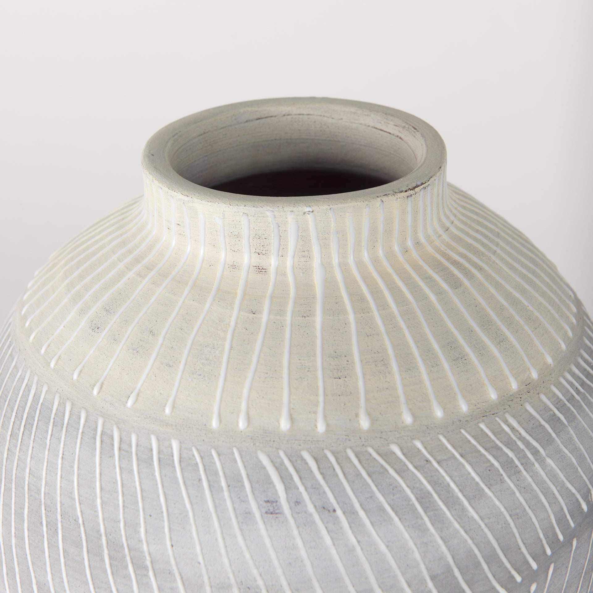 Mercana Blume 9.4" x 9.4" x 12.6" Ceramic Vase