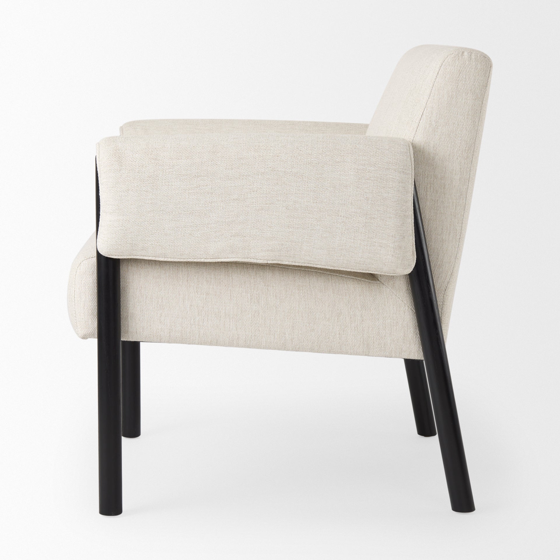 Mercana Ashton 28.5" x 29.7" x 31.5" Fabric Side Chair