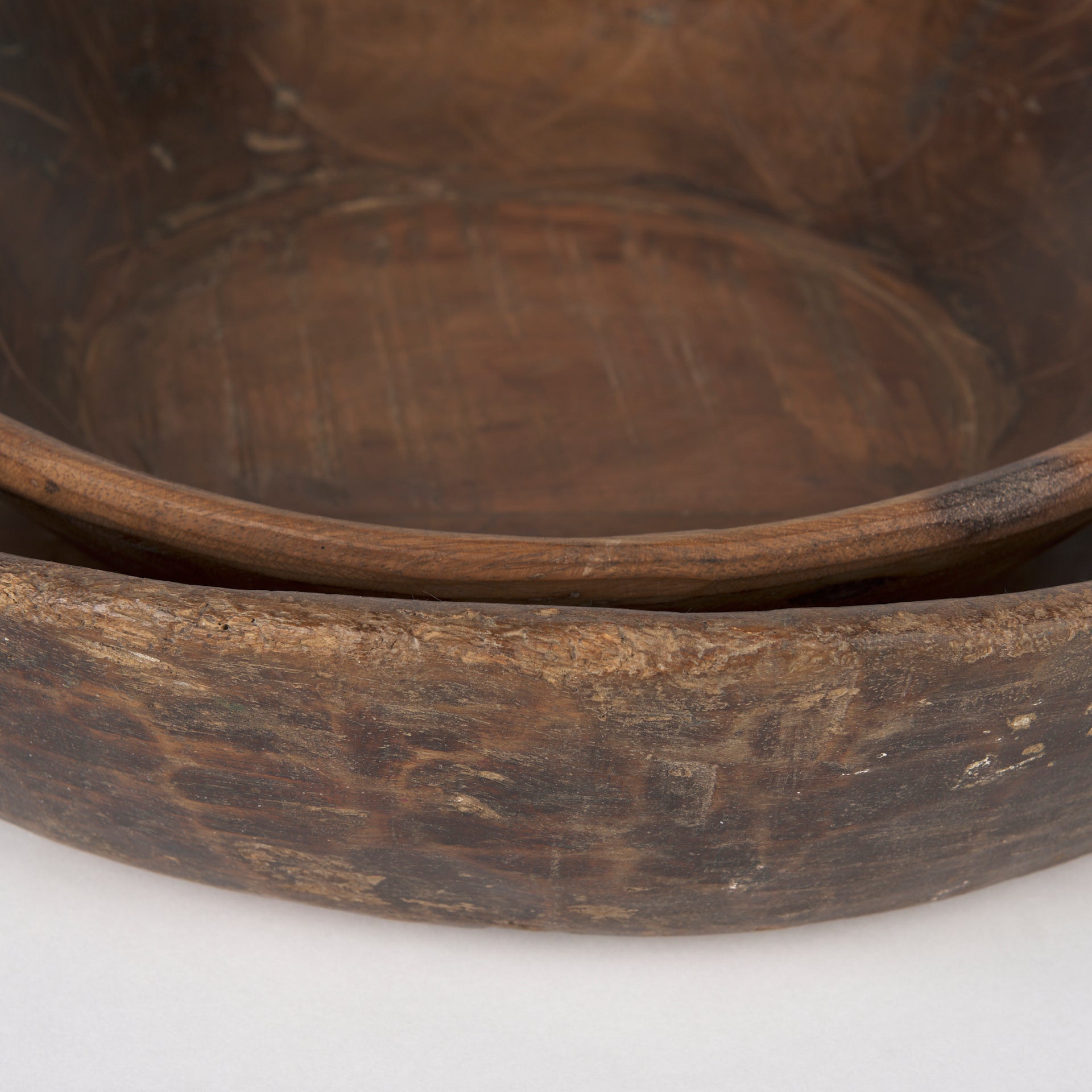 Mercana Nikita 20" x 20" x 5" Wood Bowl