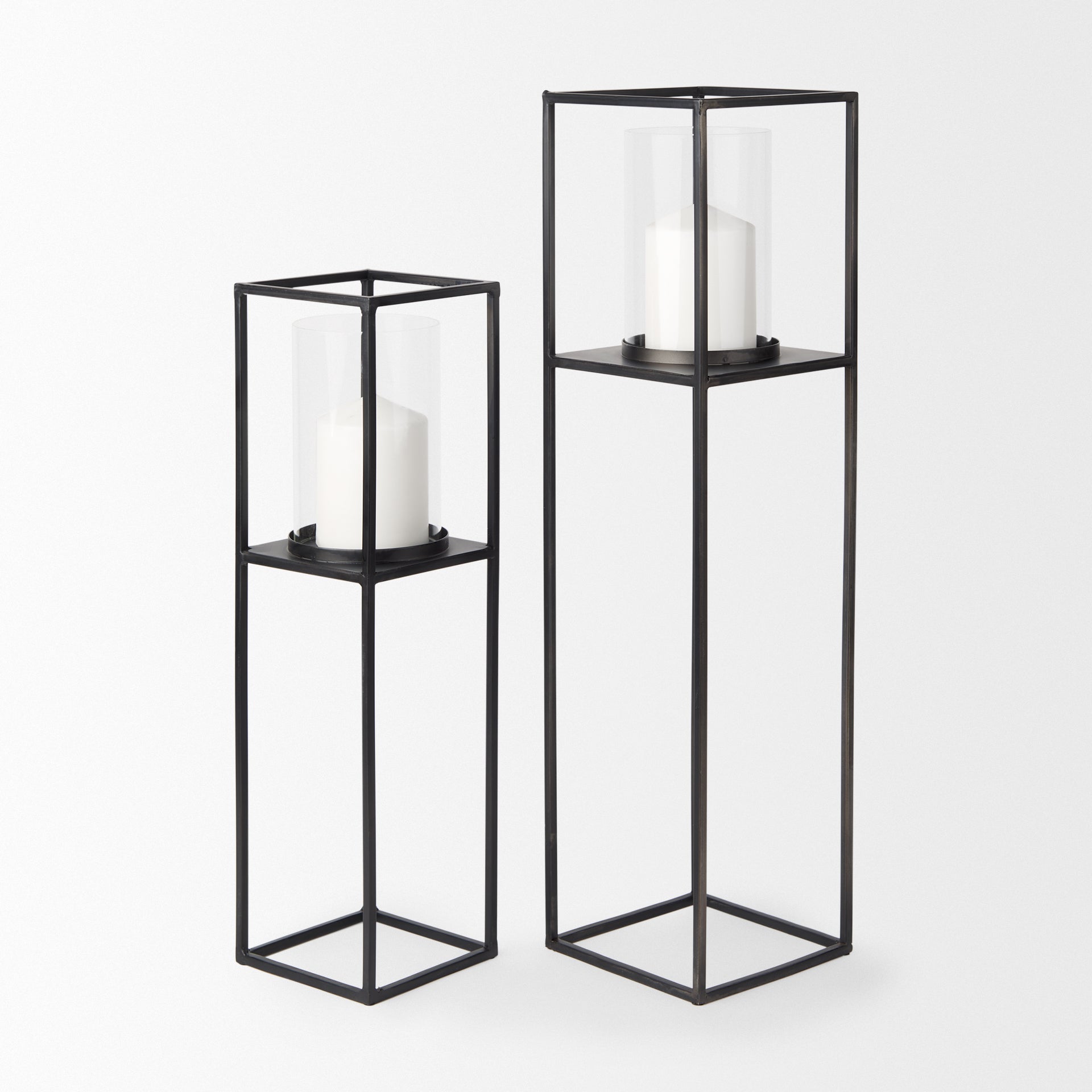 Mercana Cindy 5.9" x 5.9" x 23" Metal Candle Holder