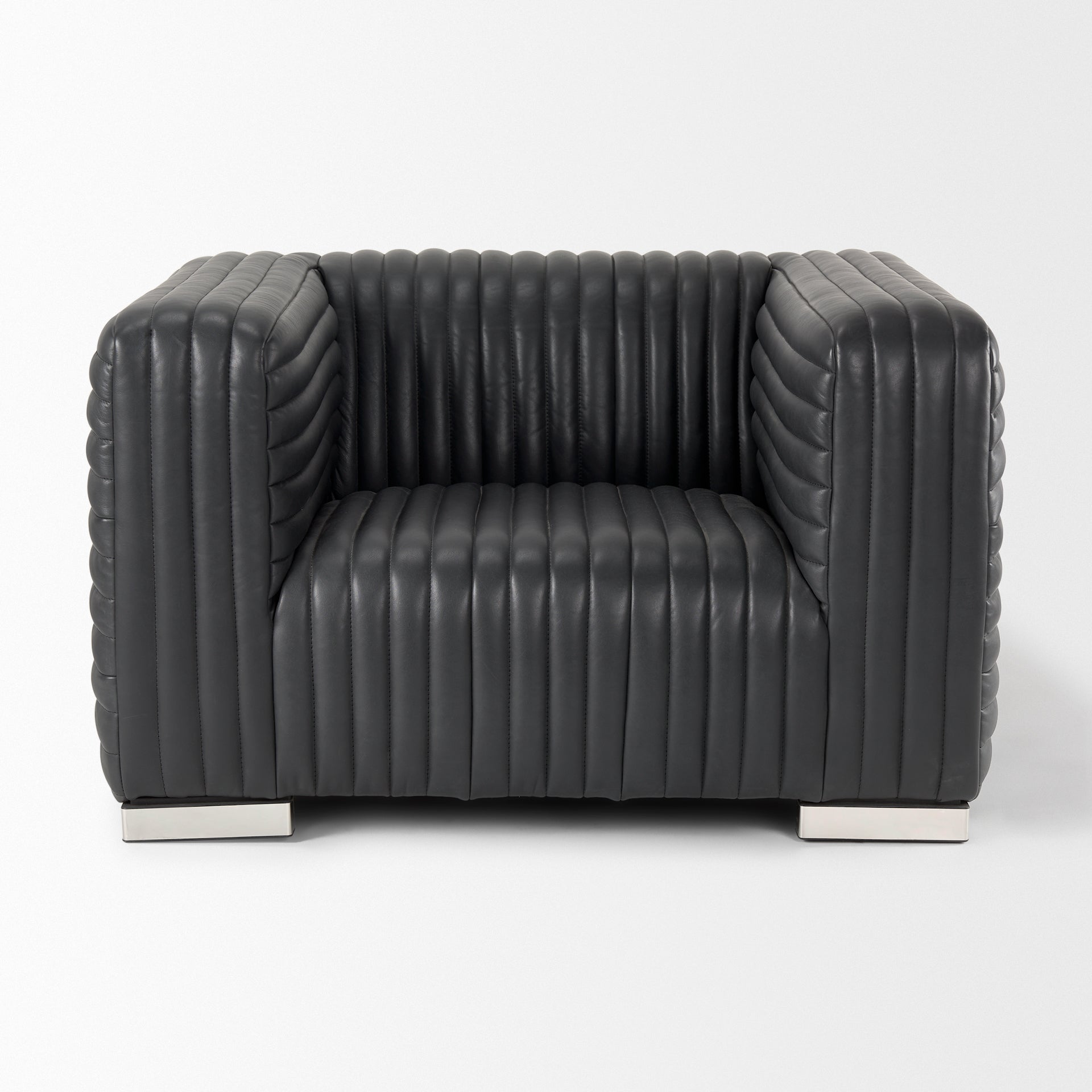 Mercana Ricciardo 45.3" x 38.2" x 26.4" Leather Arm Chair