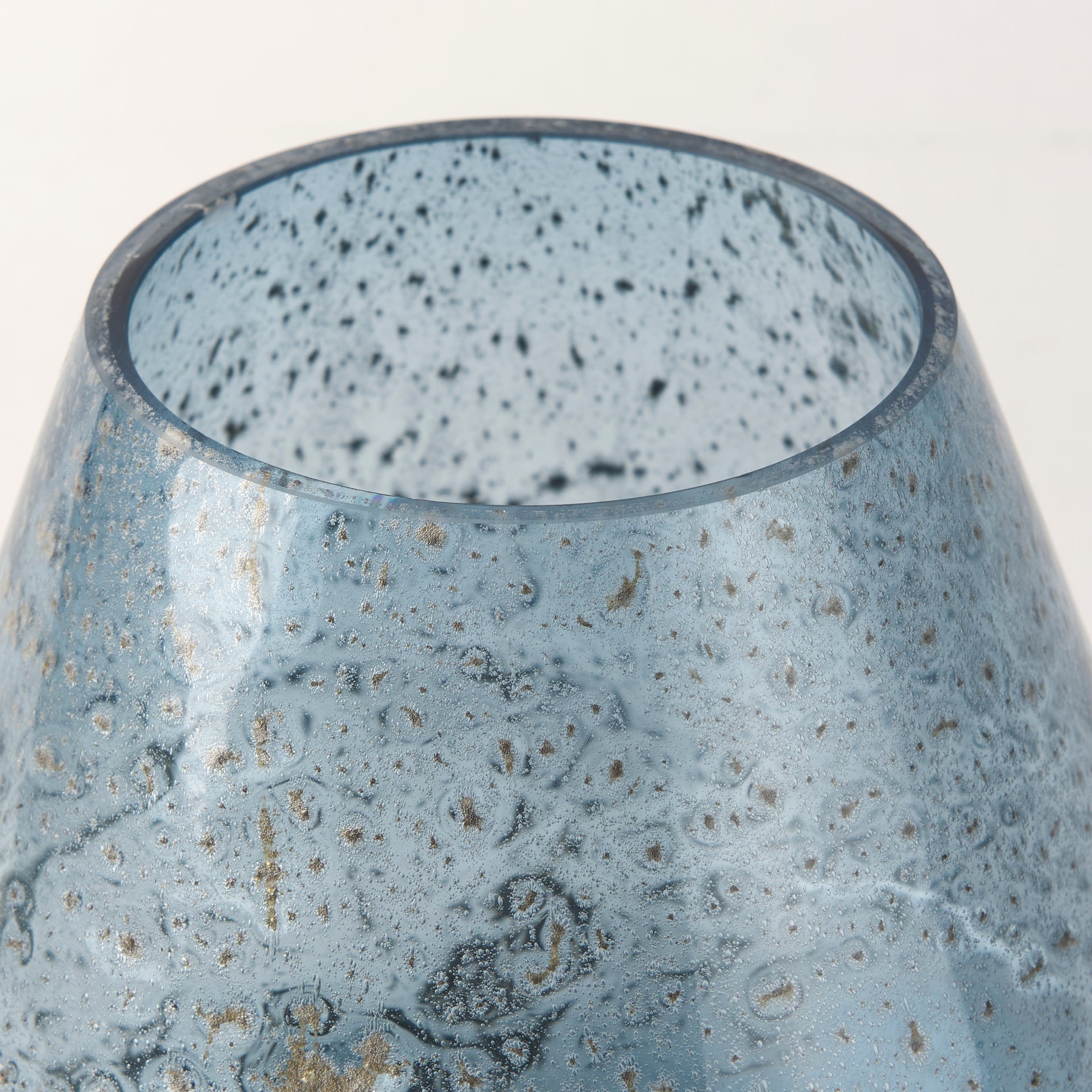Mercana Robyn 7.8" x 7.8" x 6.8" Glass Vase