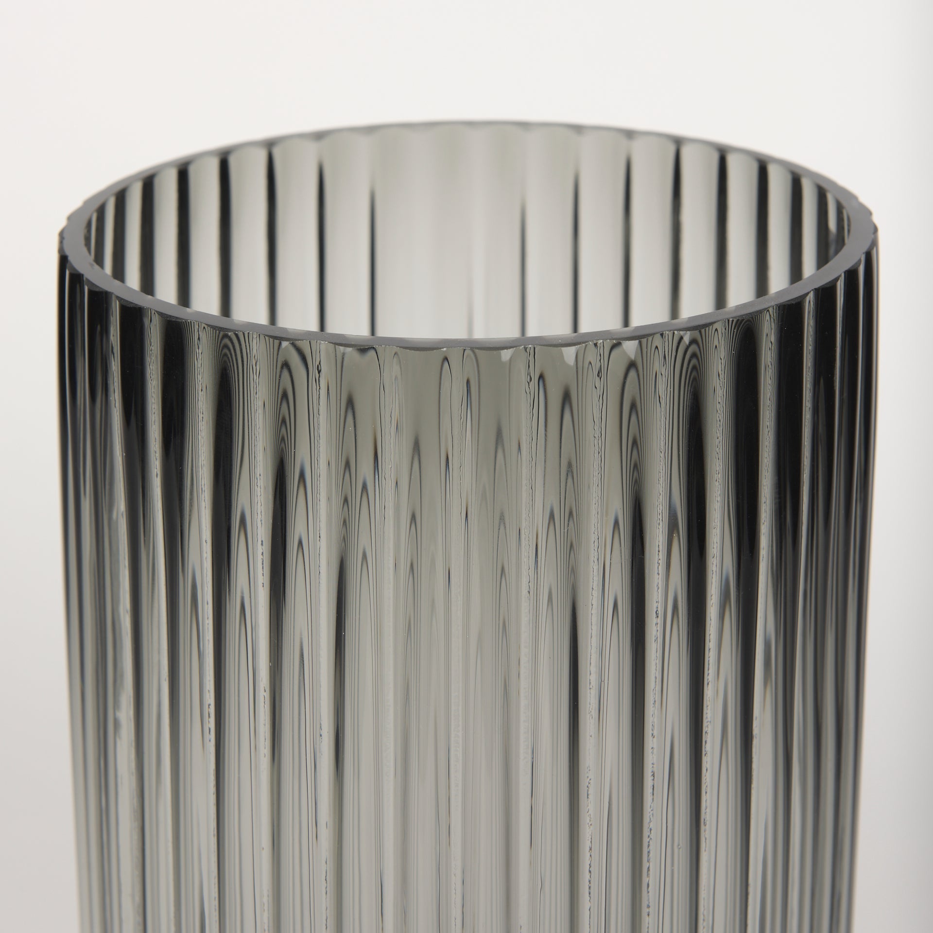 Mercana Dawn 6.1" x 6.1" x 11.4" Glass Vase