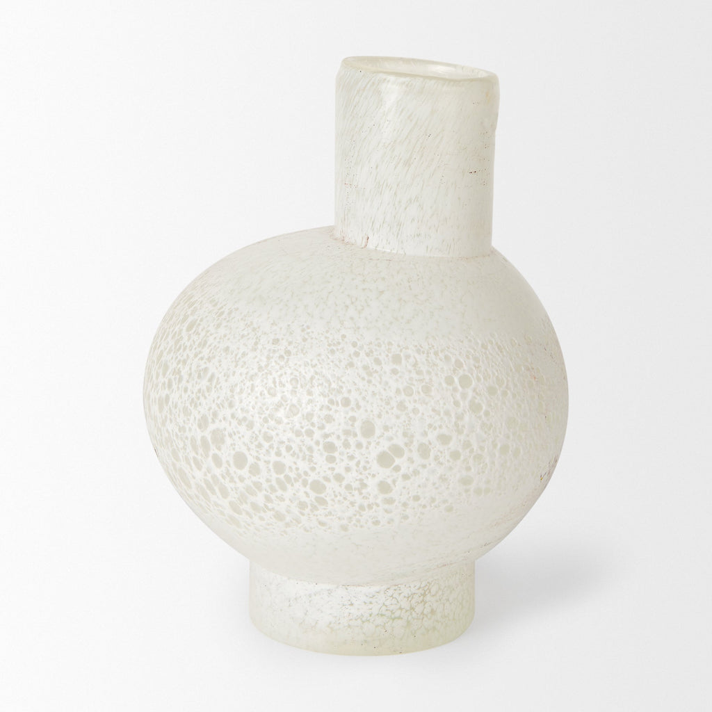 Mercana Heket 6.9" x 6.9" x 8.9" Glass Vase