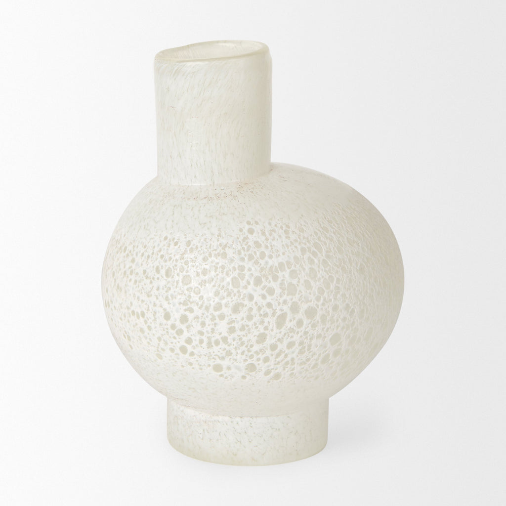 Mercana Heket 6.9" x 6.9" x 8.9" Glass Vase