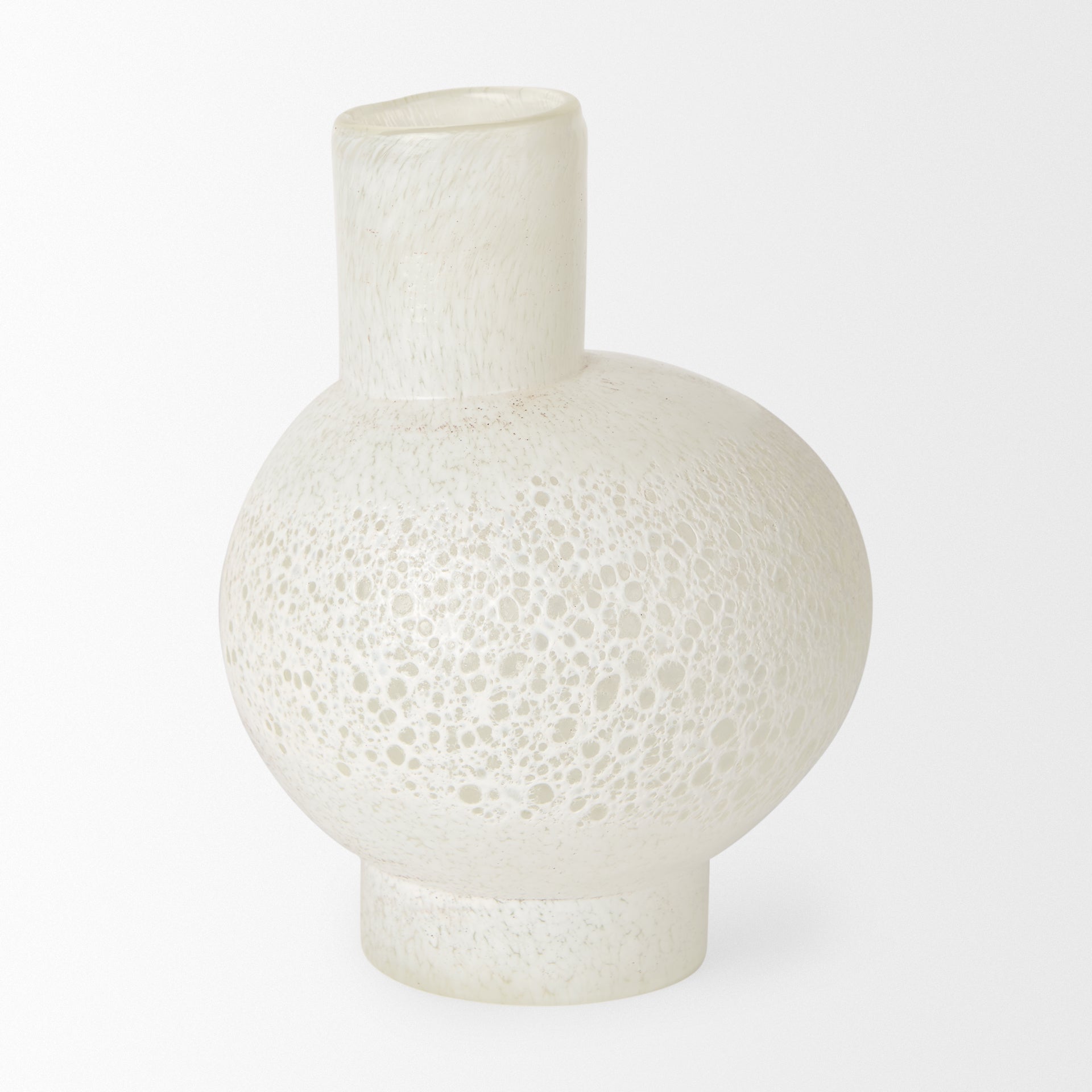 Mercana Heket 6.9" x 6.9" x 8.9" Glass Vase