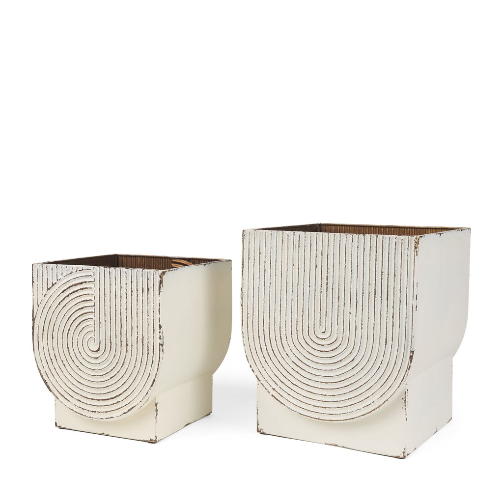 Mercana Medina 9.5" x 9.5" x 11" Metal Planter (Set of 2)