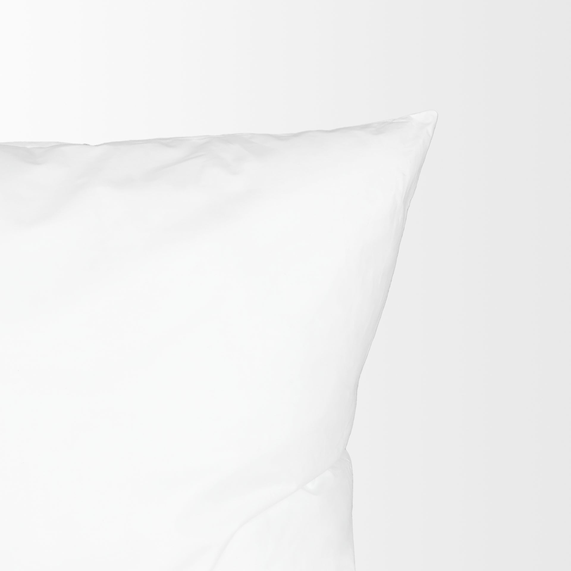 Mercana Non-Allergen 18" x 18" x 4" Fabric Pillow Insert