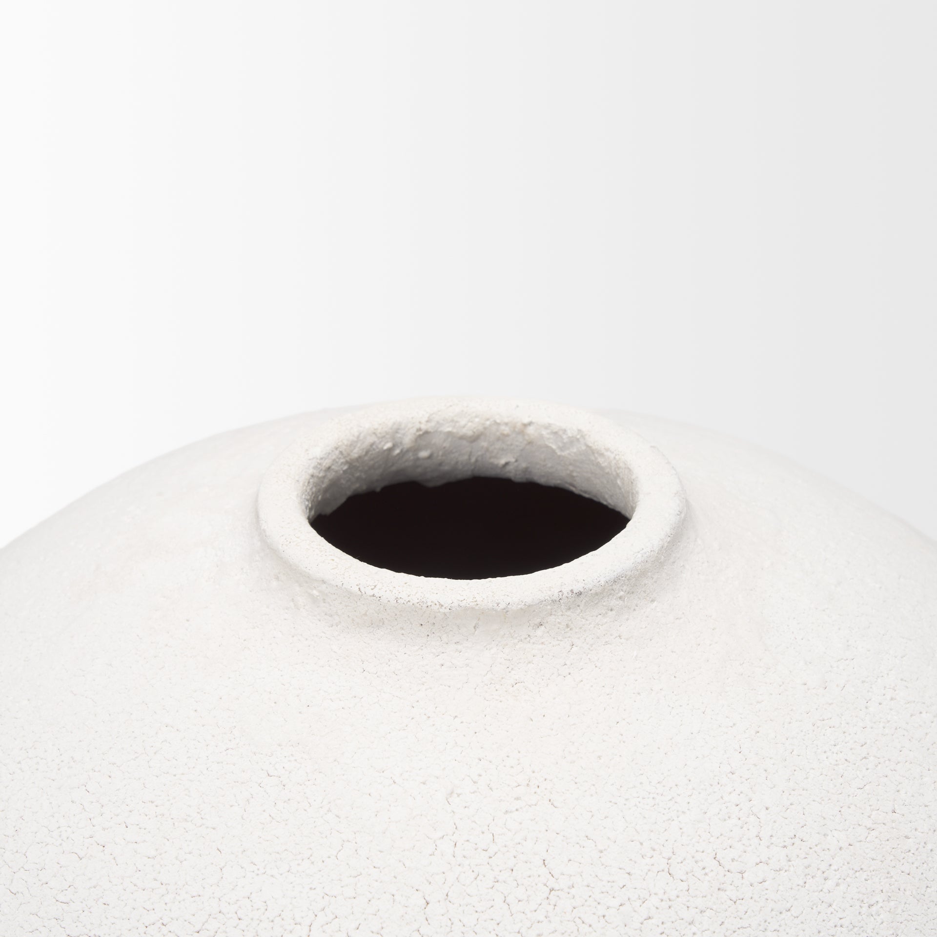 Mercana Karakum 20.5" x 20.5" x 23.2" Ceramic Floor Vase