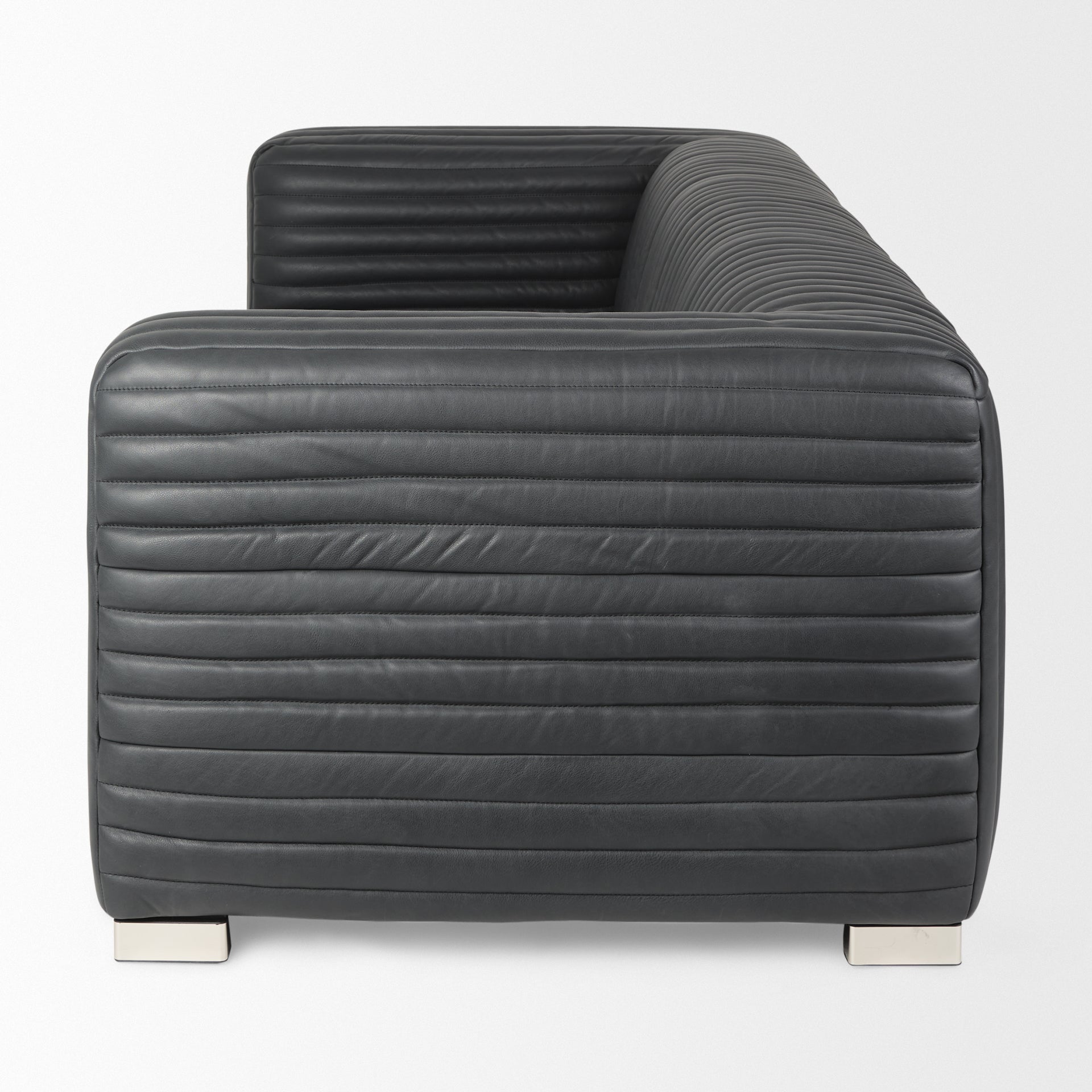 Mercana Ricciardo 82.5" x 38.5" x 26.5" Standard Sofa