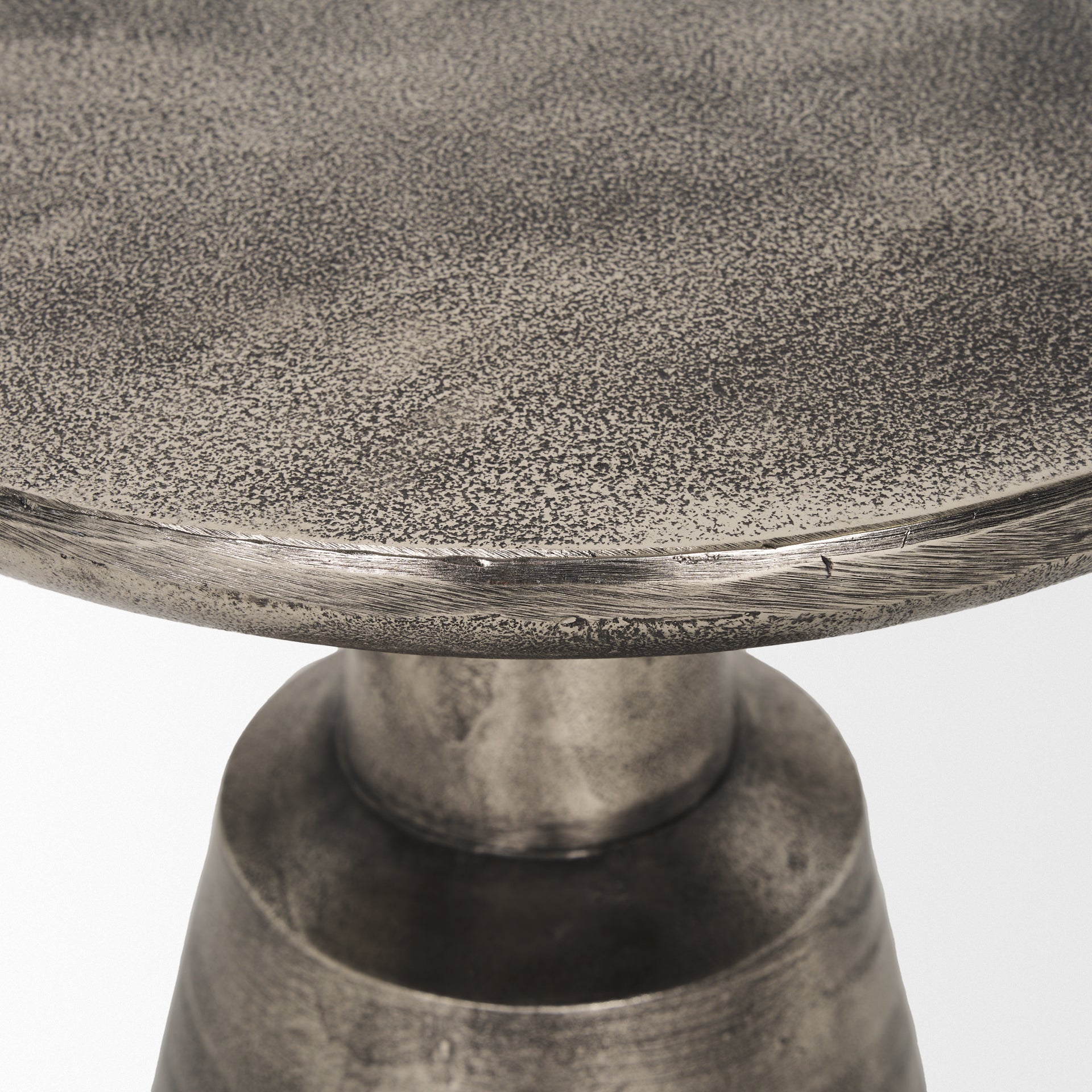 Mercana Bobbi 20" x 20" x 21" Side Table