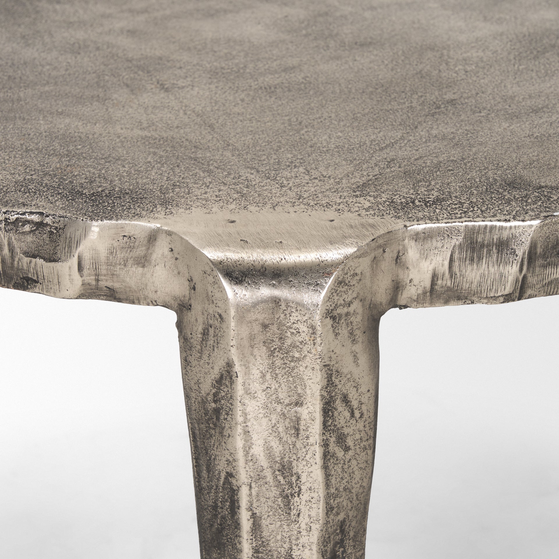 Mercana Randy 38.5" x 38.5" x 16.3" Metal Coffee Table