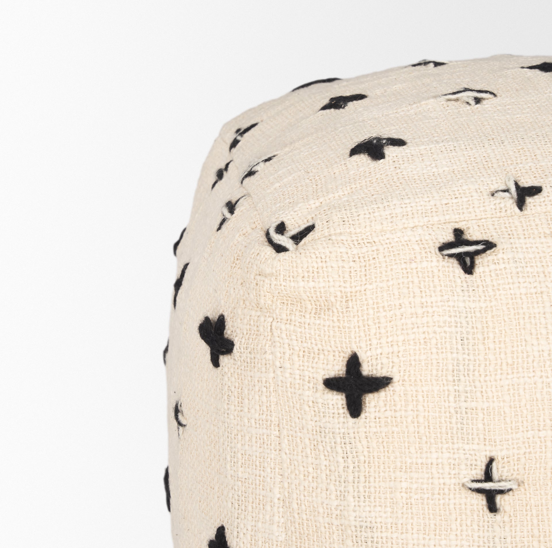 Mercana Saanvi 16" x 16" x 16" Pouf