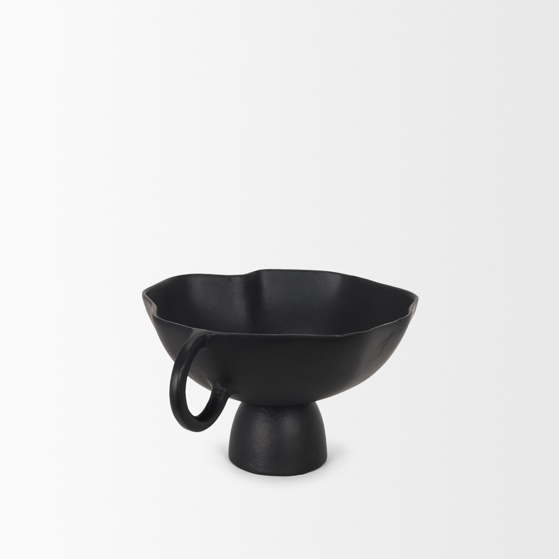 Mercana Radka 15.6" x 11.2" x 6.8" Metal Bowl