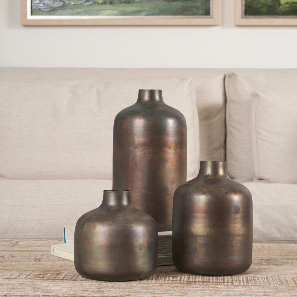 Mercana Daya 6.3" x 6.3" x 6.5" Metal Vase