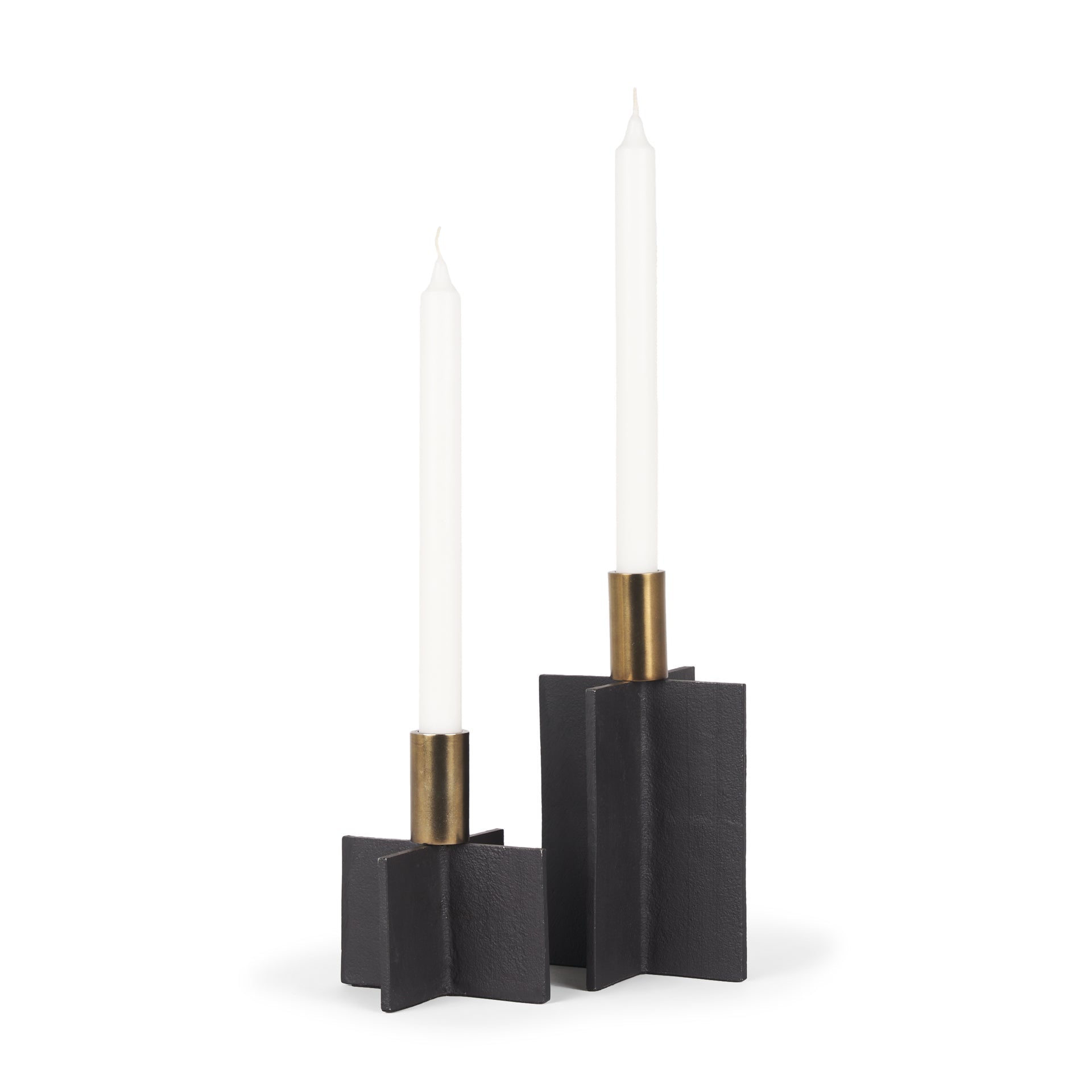 Mercana Pia 4.8" x 4.8" x 8.3" Metal Candle Holder