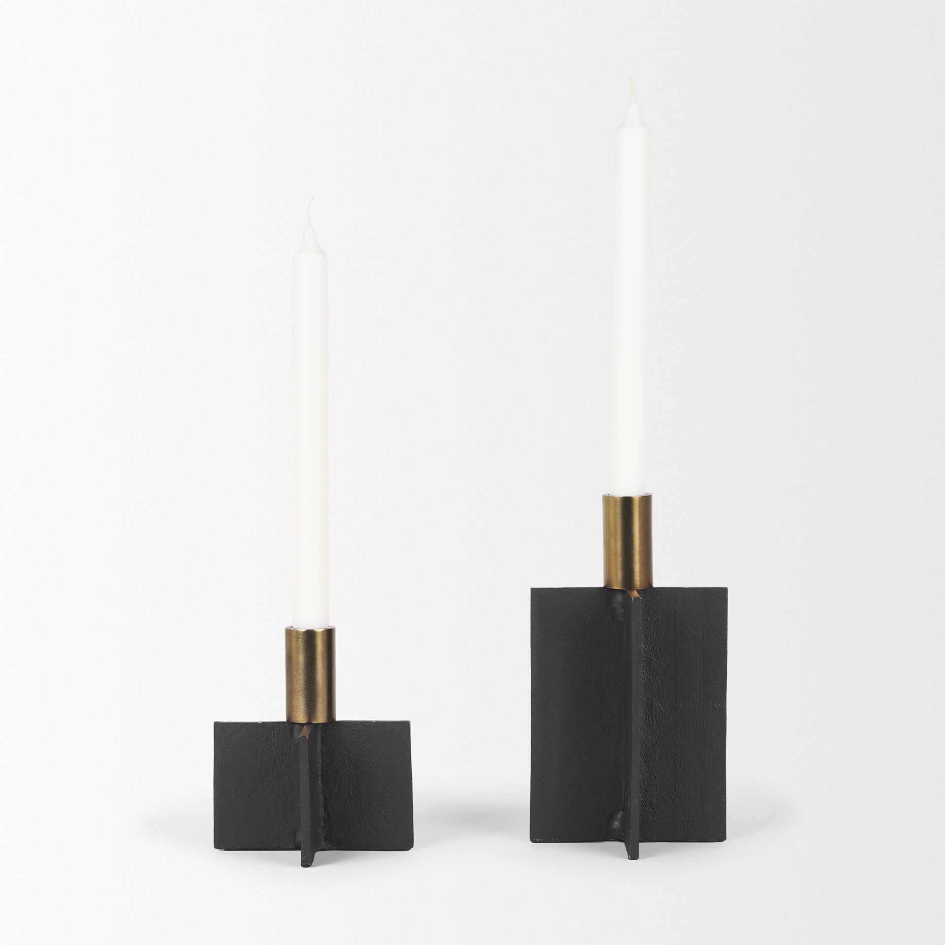 Mercana Pia 4.8" x 4.8" x 8.3" Metal Candle Holder