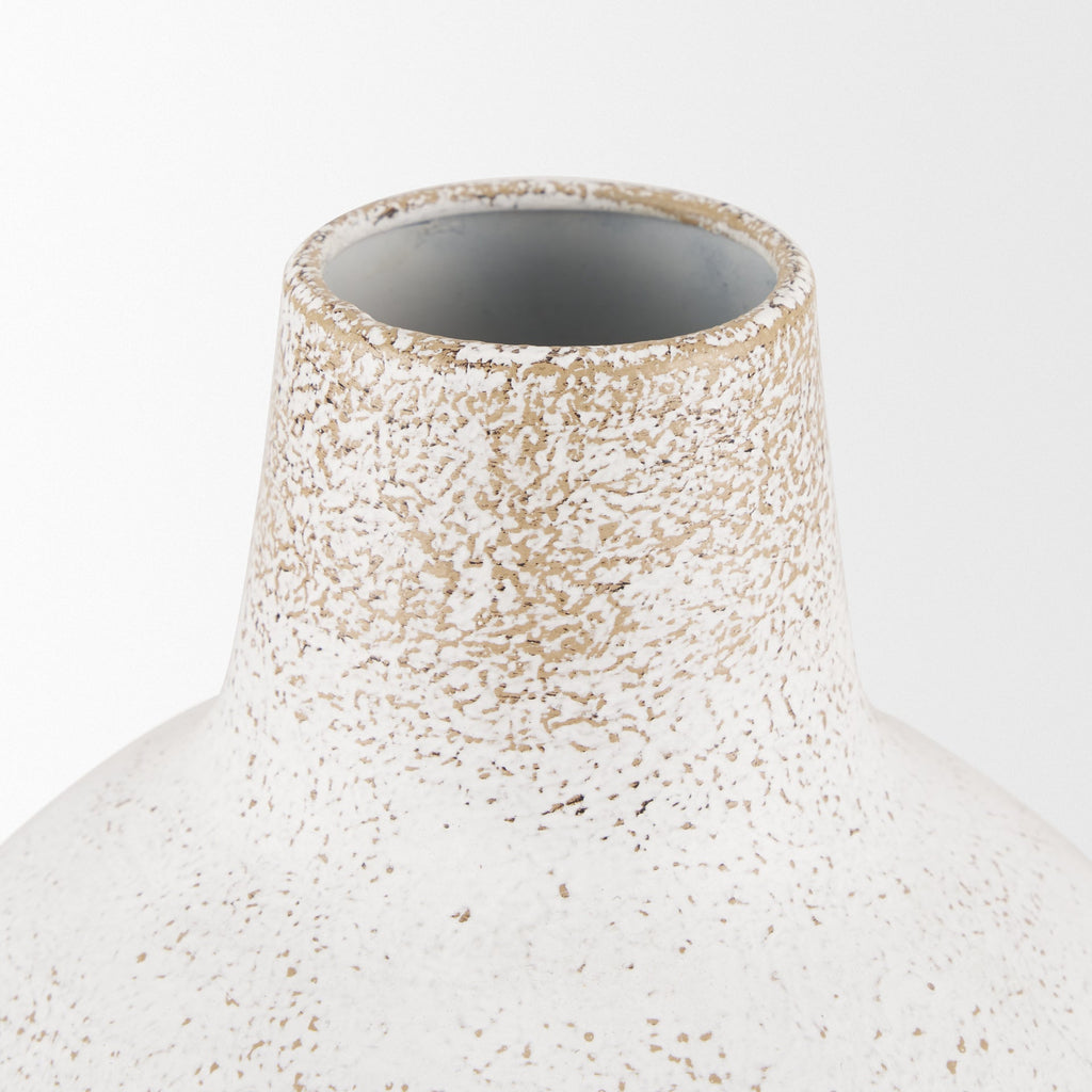 Mercana Tisha 5.9" x 5.9" x 11.4" Metal Vase