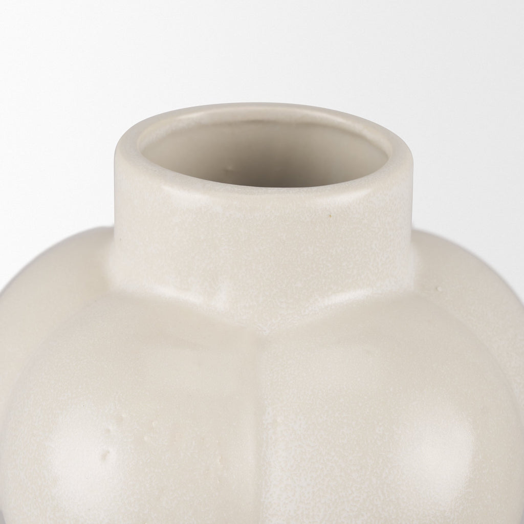Mercana Ulvi 7.7" x 7.5" x 14.2" Vase