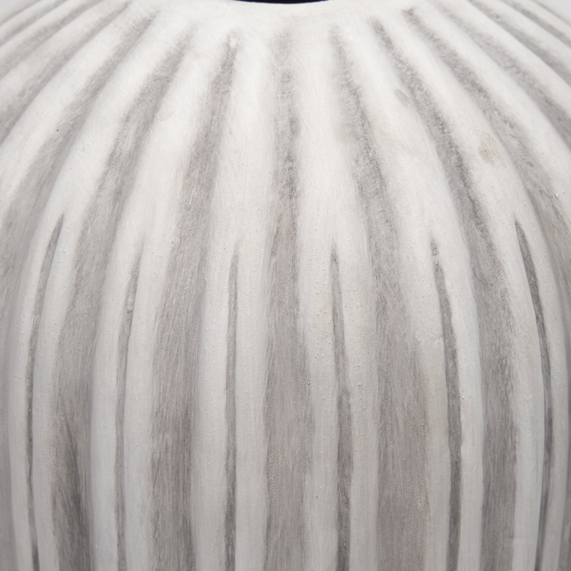 Mercana Ummi 10.3" x 10.3" x 21.3" Ceramic Floor Vase