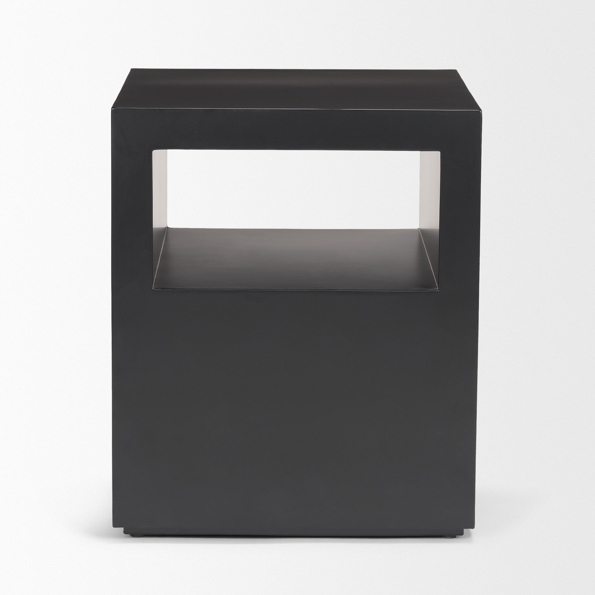 Mercana Vondra 18" x 18" x 21.8" Side Table