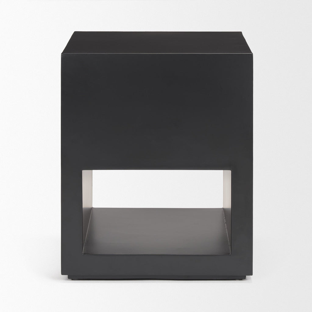 Mercana Vondra 18" x 18" x 21.8" Side Table